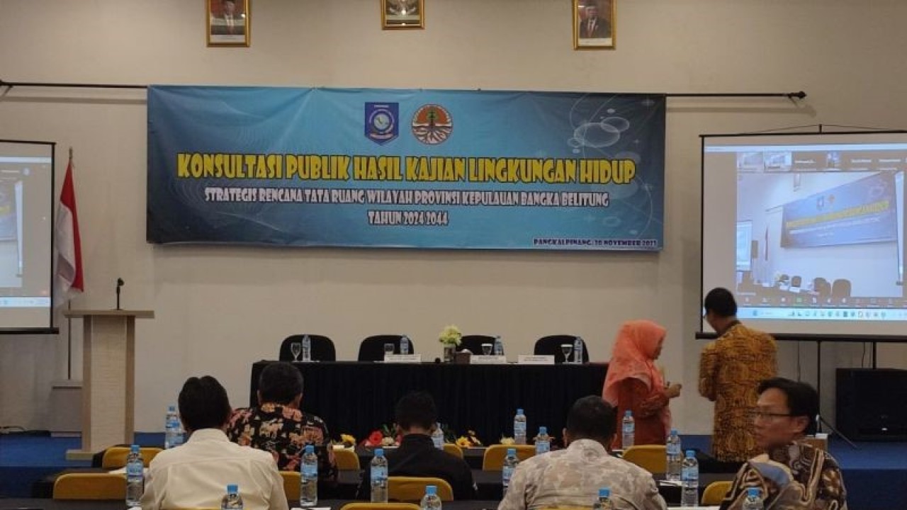 Konsultasi publik Kajian Lingkungan Hidup Strategis (KLHS)  Rencana Tata Ruang Wilayah (RTRW) Provinsi Kepulauan Babel 2024 - 2044 di Pangkalpinang, Kamis (30/11/2023) (ANTARA/HO-Aprionis)