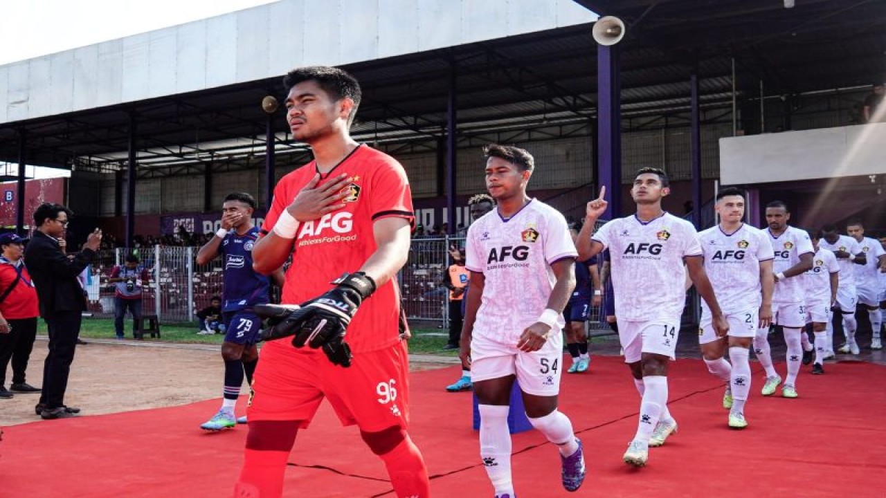 Penjaga gawang Persik Kediri Kurniawan Kartika Adjie. ANTARA/ HO-Persik Kediri