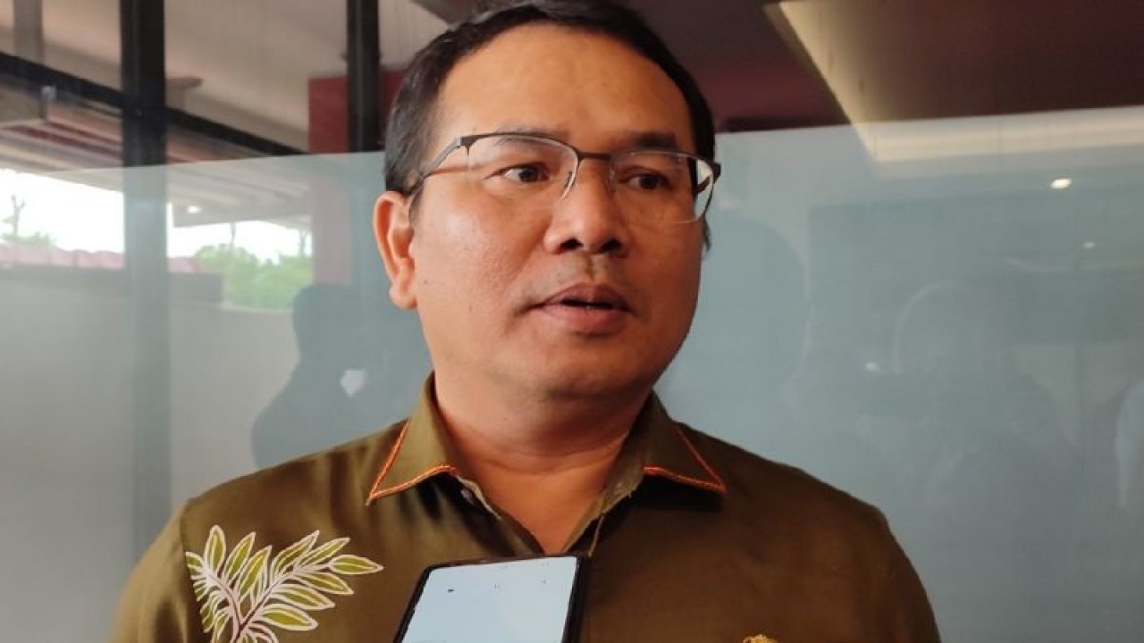 Penjahat Bupati Puncak Darwin Tobing. (ANTARA/Evarukdijati)