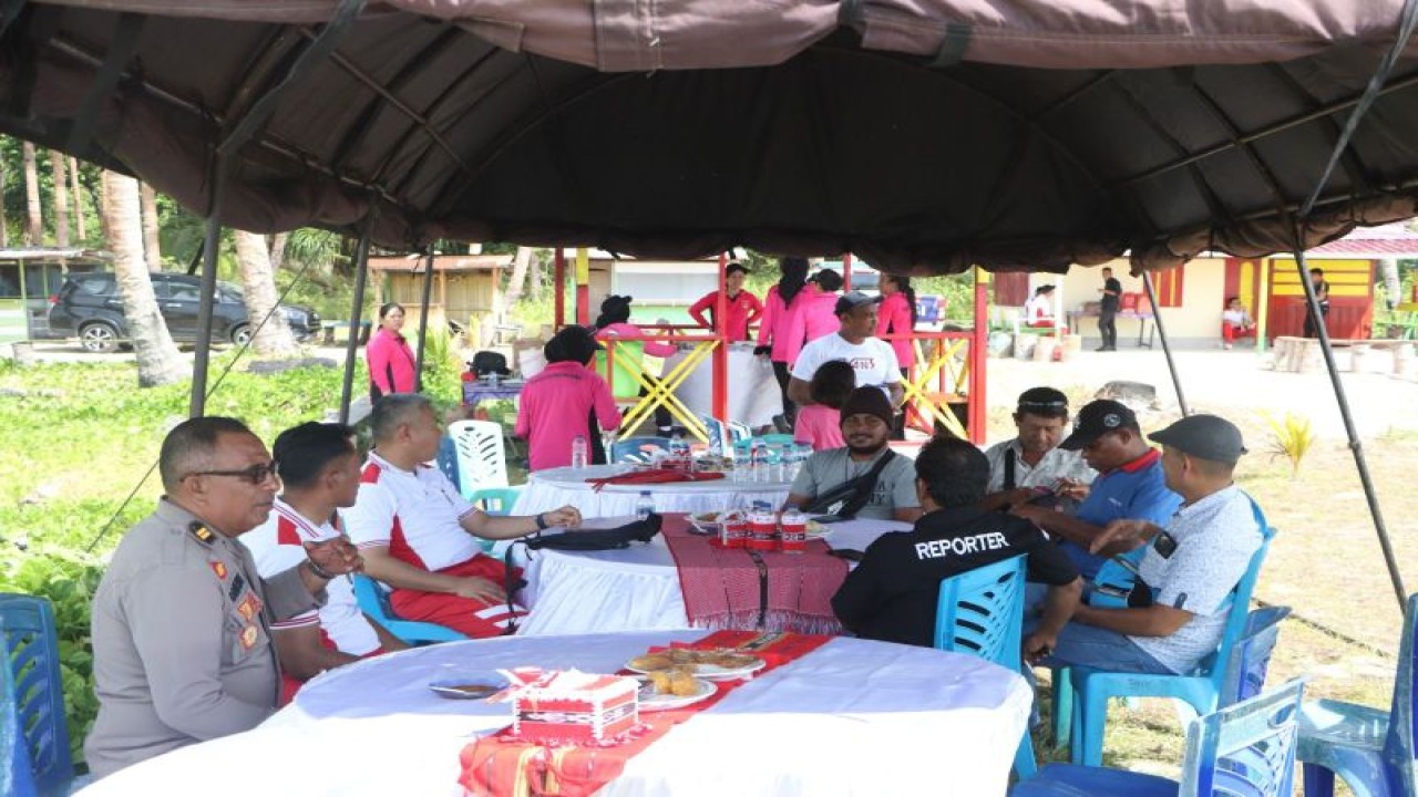 Pertemuan Kapolres Tanimbar bersama Jurnalis. (ANTARA/Winda Herman)