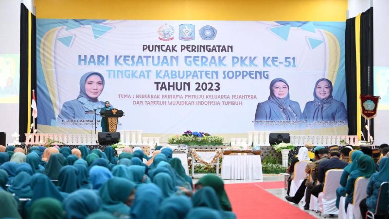 Penjabat Ketua PKK Sulsel Sofha Marwah menghadiri HKG PKK ke-51 tingkat Kabupaten Soppeng di Gedung Lapatau, Soppeng, Minggu (26/11/2023). ANTARA/HO-Humas Pemprov Sulsel