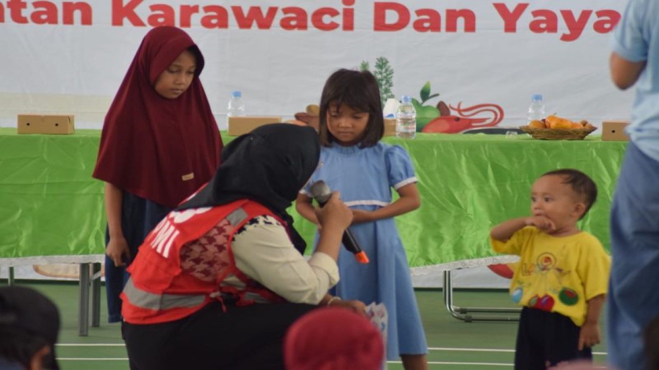 Palang Merah Indonesia (PMI) Kota Tangerang bersama Yayasan Amway Peduli menggelar penyuluhan terkait pengentasan stunting yang diikuti warga karawaci, Senin. ANTARA/HO-PMI Kota Tangerang