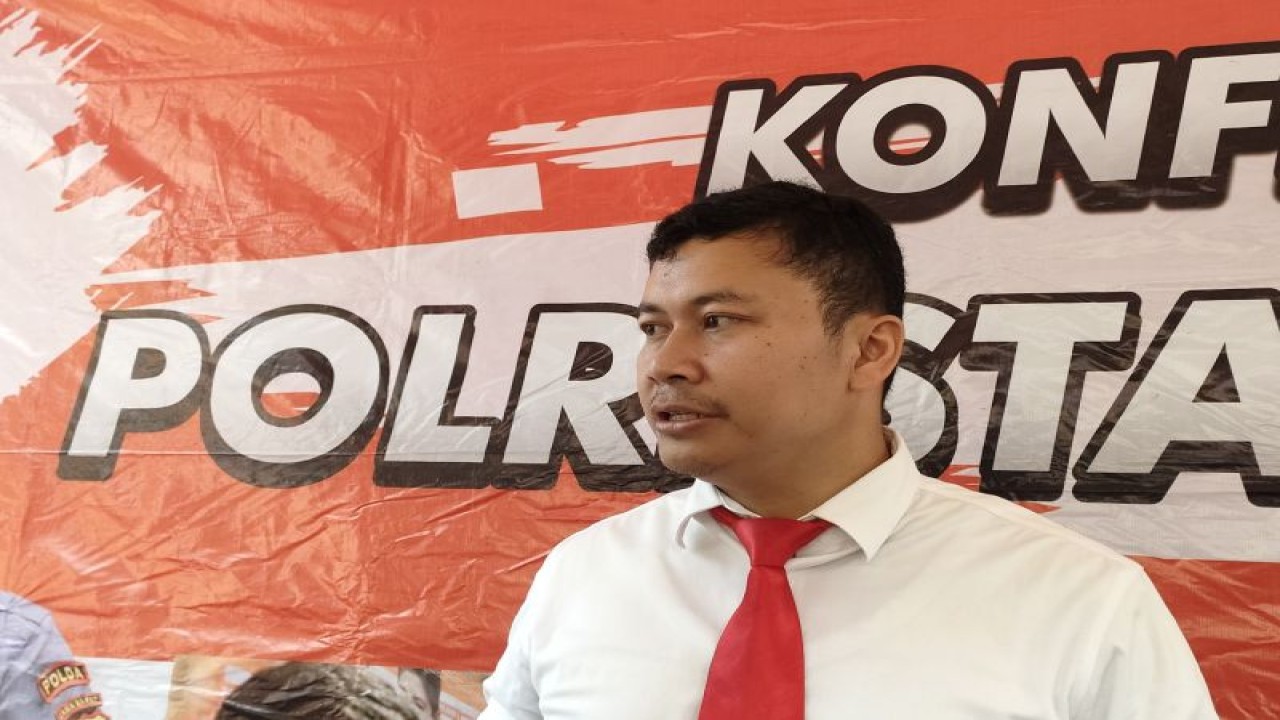 Kasatreskrim Polresta Bogor Kota Kompol Rizka Fadhia saat diwawancarai di Mapolresta Bogor Kota, Rabu (15/11/2023) siang. (ANTARA/Linna Susanti)
