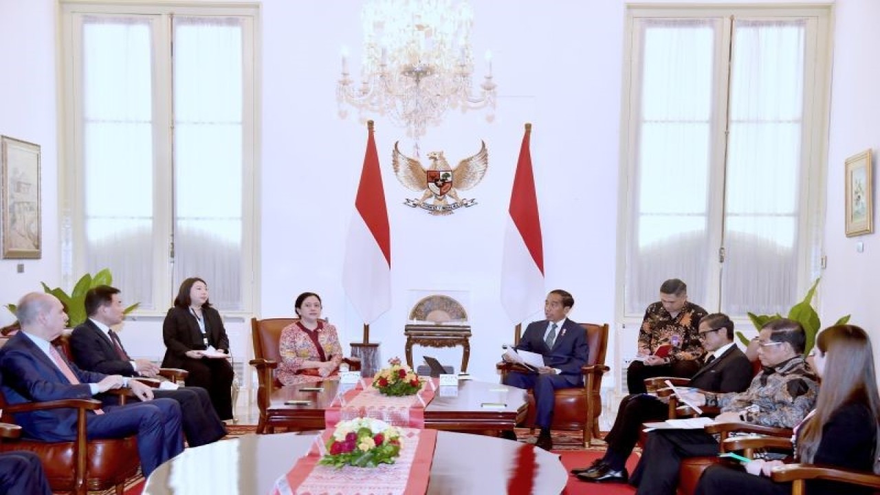 Presiden Joko Widodo saat menerima delegasi MIKTA Speakers’ Consultation ke-9 di Istana Merdeka, Jakarta, Senin (20/11/2023). ANTARA/HO-Biro Pers Sekretariat Presiden