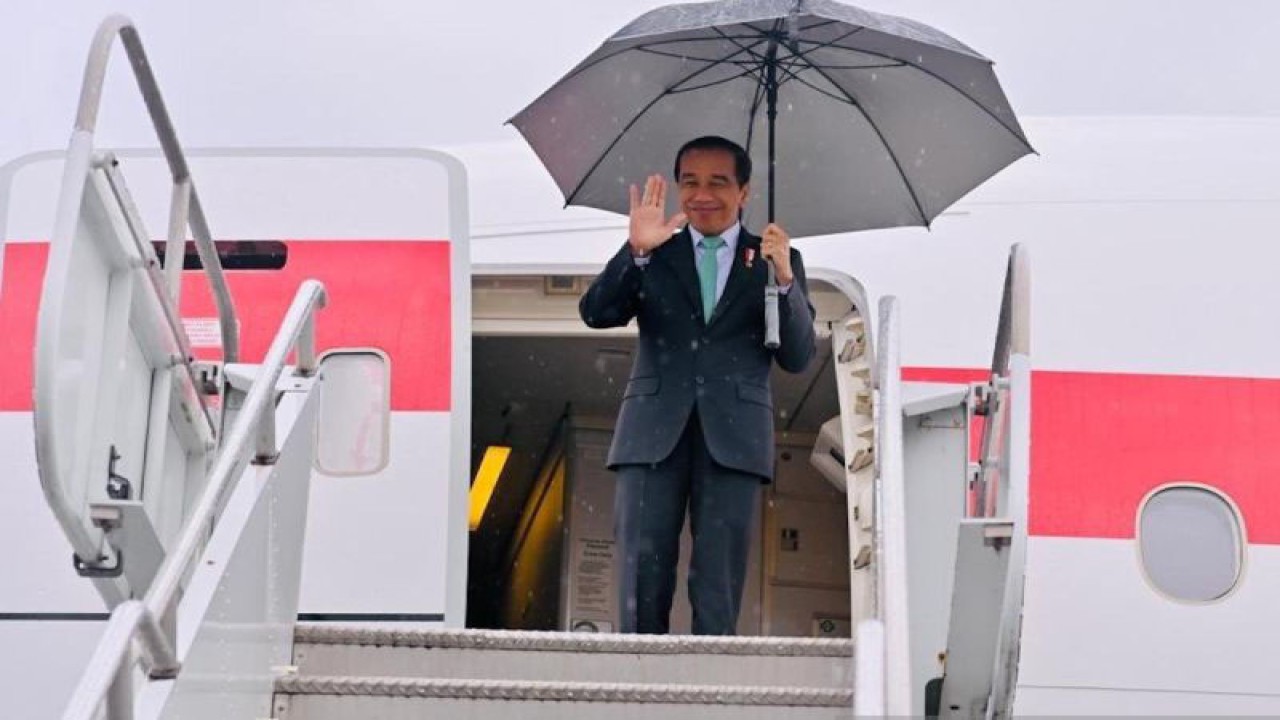 Presiden RI Joko Widodo (Jokowi) kembali bertolak menuju Tanah Air, Jumat (17/11/2023) waktu Amerika Serikat, atau Sabtu (18/11/2023) pagi waktu Indonesia, setelah kunjungan kerja selama satu pekan ke Kerajaan Arab Saudi dan Amerika Serikat. (ANTARA/HO-Biro Pers Sekretariat Presiden/Laily Rachev)