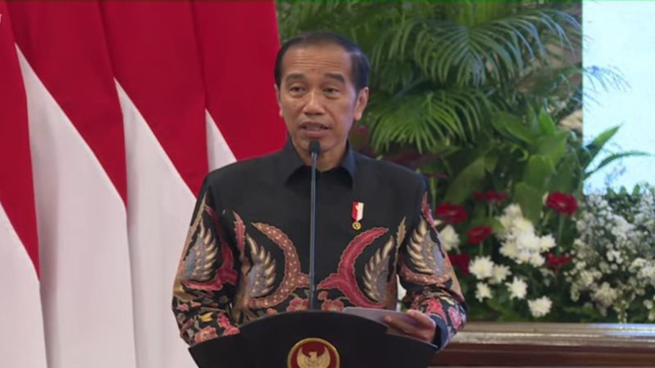 Tangkapan layar - Presiden Joko Widodo memberikan pengarahan pada acara penyerahan Digital DIPA dan Buku Daftar Alokasi TKD Tahun 2024 di Istana Negara, Jakarta, Rabu (29/11/2023). (ANTARA/Rangga Pandu Asmara Jingga)
