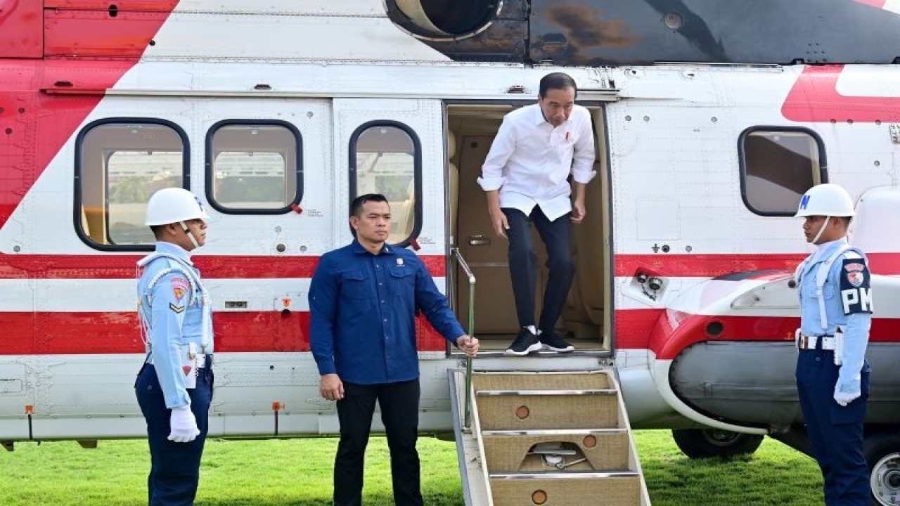 Presiden RI Joko Widodo saat tiba di Purwakarta, Jawa Barat, Kamis (9/11/2023) untuk melakukan rangkaian kunjungan kerja. ANTARA/HO-Biro Pers Sekretariat Presiden