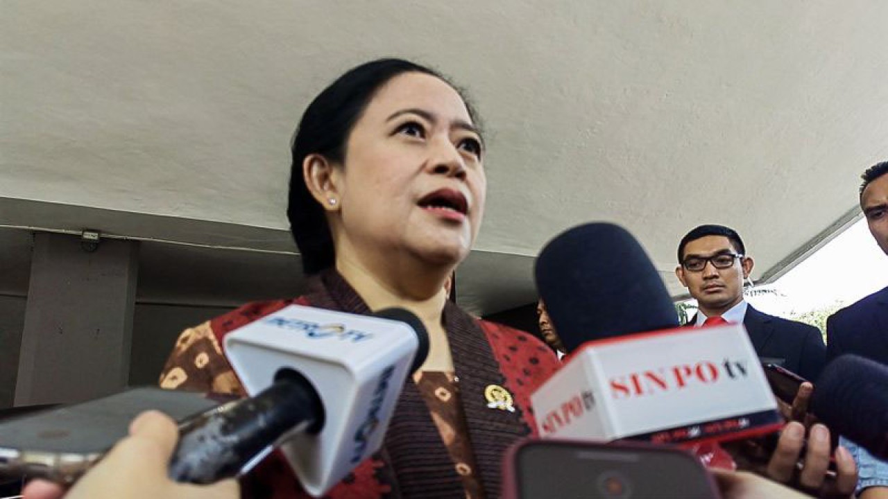 Arsip foto - Ketua DPR RI Puan Maharani di Kompleks Parlemen, Senayan, Jakarta, Jumat (4/8/2023). ANTARA/Melalusa Susthira K/am.