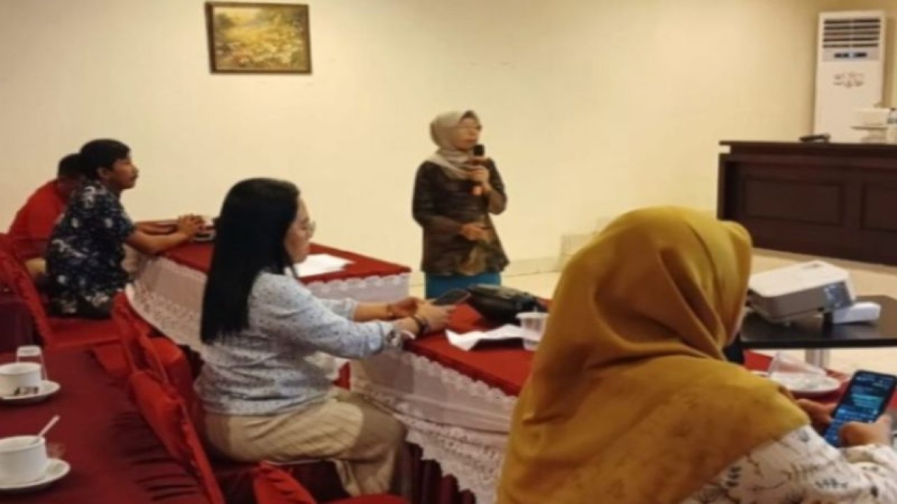 Dinkes Sulbar melakukan rapat koordinasi untuk meningkatkan tata kelola pelayanan Puskesmas untuk mendukung program Integrasi Layanan Primer (ILP) yang akan diterapkan pada 2024 di Mamuju, Minggu (26/11/2023). ANTARA Foto/M Faisal Hanapi.