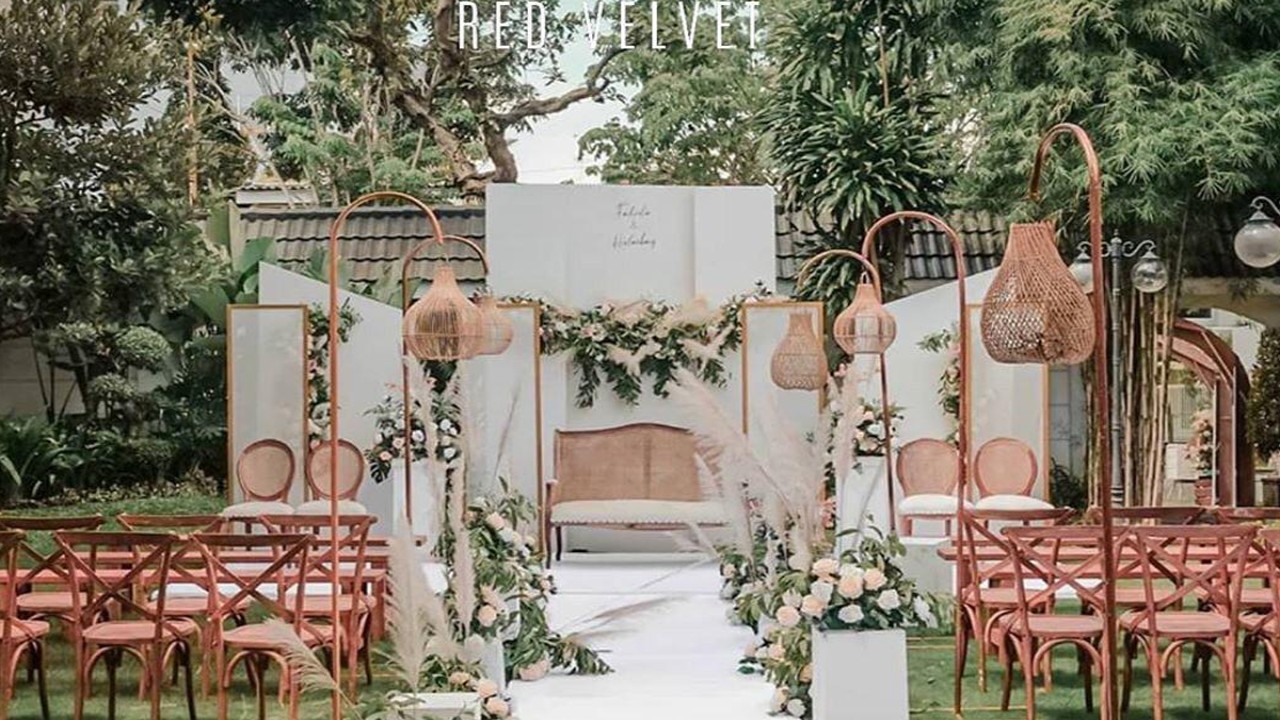 Ilustrasi Acara resepsi pernikahan yang kosong dari tamu undangan. (blog.nikahmu.com)