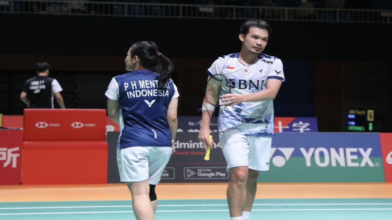 Ganda campuran Rinov Rivald/Pitha Haningtyas terhenti di babak 16 besar Kumamoto Masters 2023 setelah dikalahkan pasangan pasangan Seo Seung Jae/Chae Yu Jung (Korea Selatan) dengan dua gim langsung 16-21, 22-24, Kamis. (ANTARA/HO-PP PBSI)