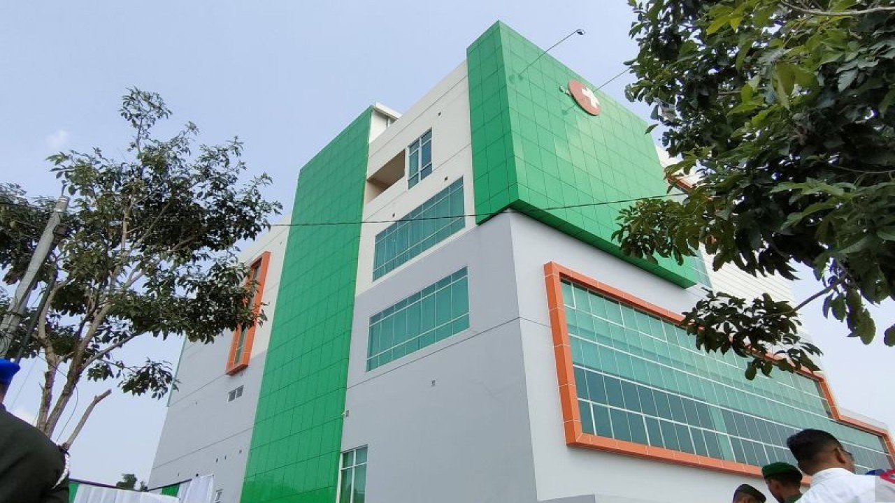 Gedung baru RS tingkat III Salak Dr Sadjiman. (ANTARA/Linna Susanti)