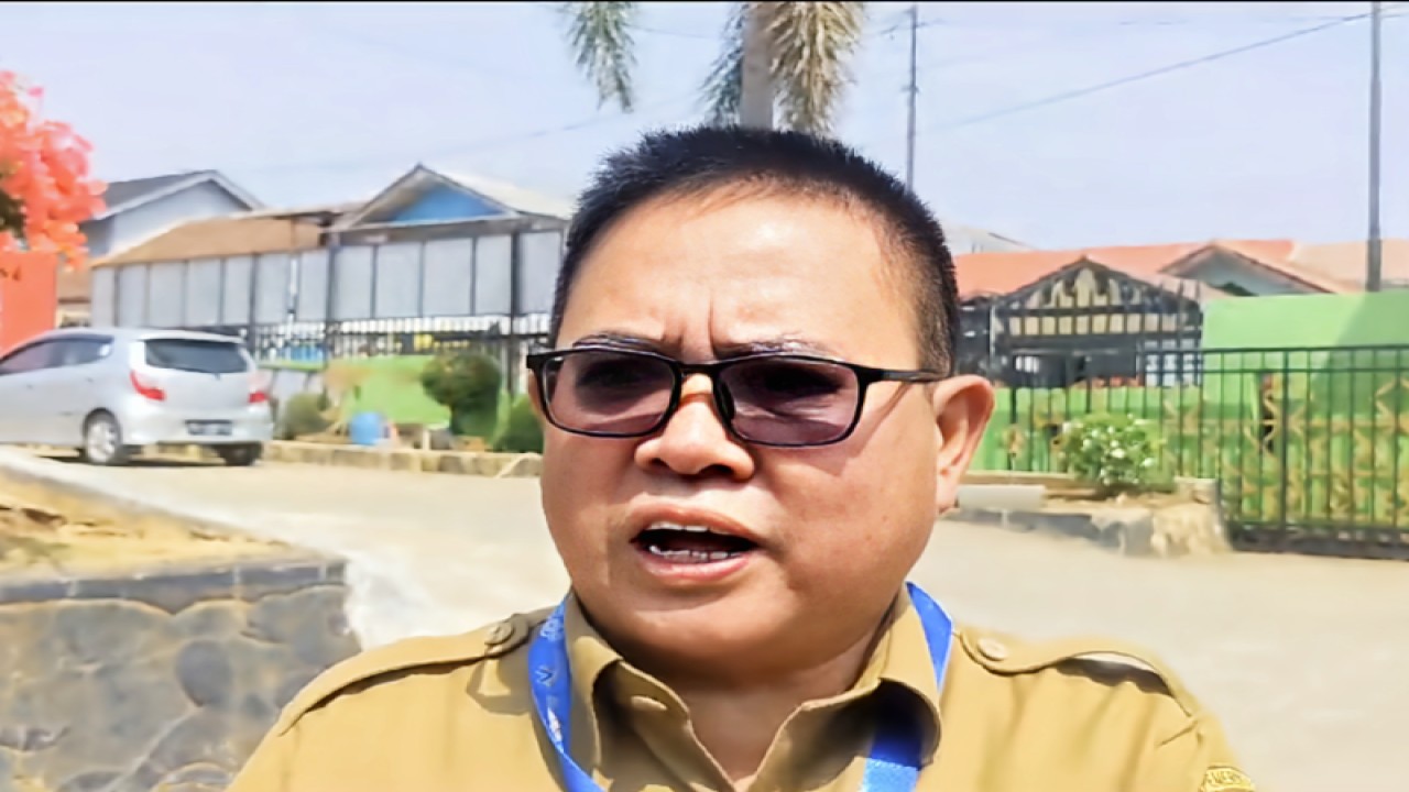 Sekretaris Dinas Pendidikan dan Kebudayaan Mulyadi saat dimintai keterangan. Selasa, (7/11/2023). (ANTARA/Dian Hadiyatna)