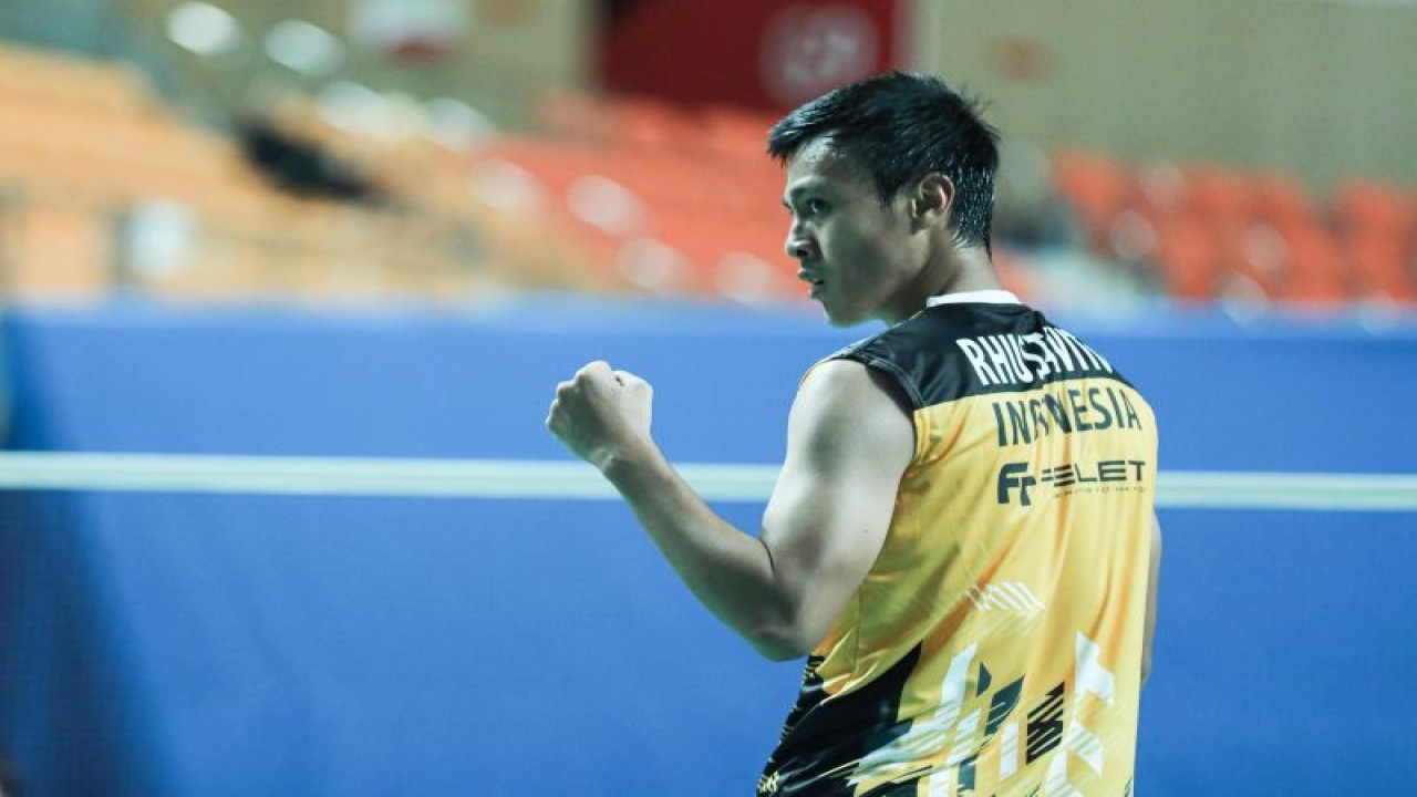 Pebulu tangkis tunggal putra Indonesia Shesar Hiren Rhustavito melalui babak 32 besar Korea Masters 2023 dengan menundukkan Yushi Tanaka (Jepang) dengan skor akhir 21-11, 16-21, 21-17 di Gwangju, Rabu. (ANTARA/HO-PP PBSI)