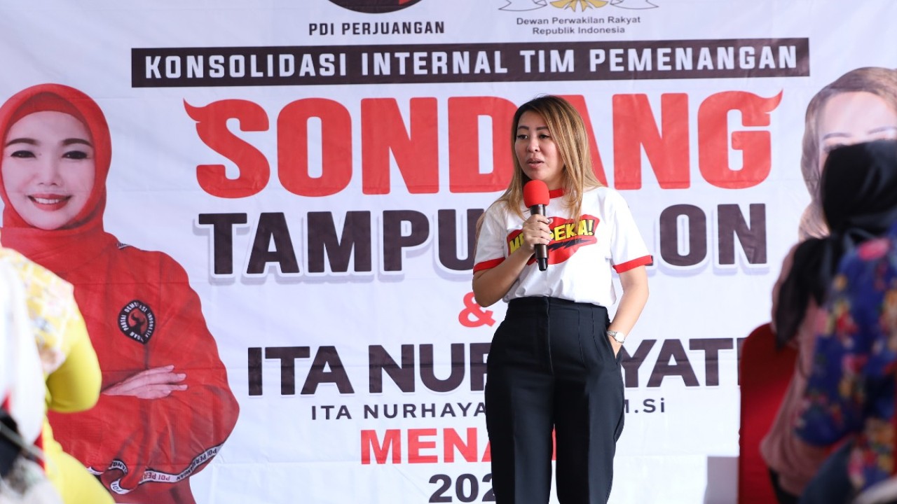 Sondang Tampubolon calon legislatif untuk DPR RI dari PDI Perjuangan terus memperkuat silaturahmi dan konsolidasi dengan relawan PDI Perjuangan dan masyarakat di seluruh Daerah Pemilihannya di Jakarta Timur. (foto-foto: Wira Ginting)