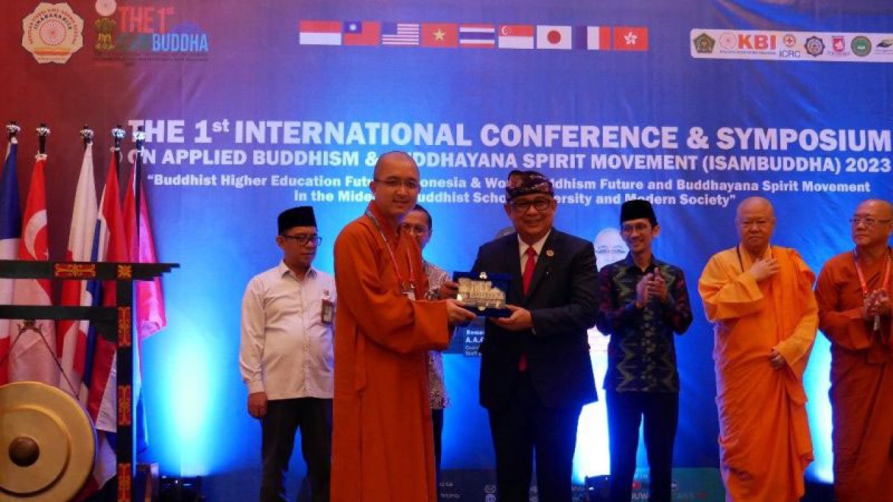 Koordinator Staf Khusus Presiden Ari Dwipayana usai menjadi pembicara di acara The 1st International Conference & Symposium on Applied Buddhism & Buddhayana Spirit Movement (ISAMBUDDHA) 2023 di Lampung, Selasa (14/11/2023). ANTARA/Dokumentasi Pribadi.