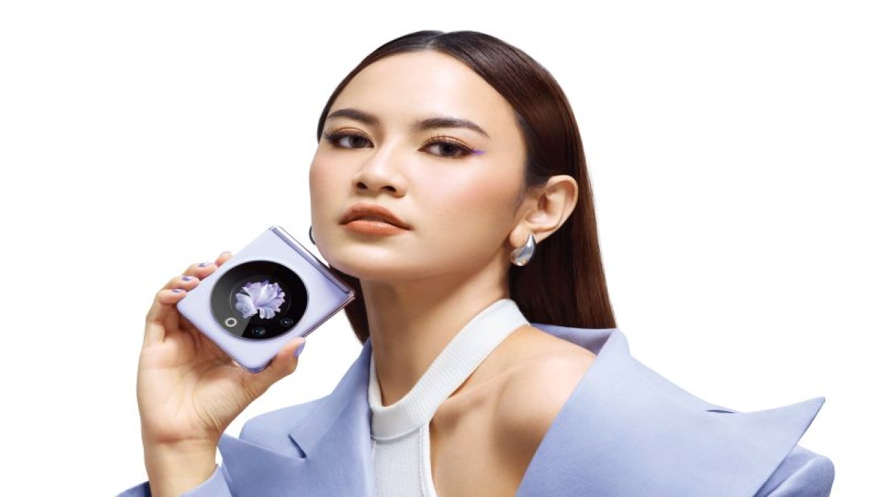 Tampilan produk TECNO Phantom V Flip 5G dari dekat. (ANTARA/tecnomobile.com)