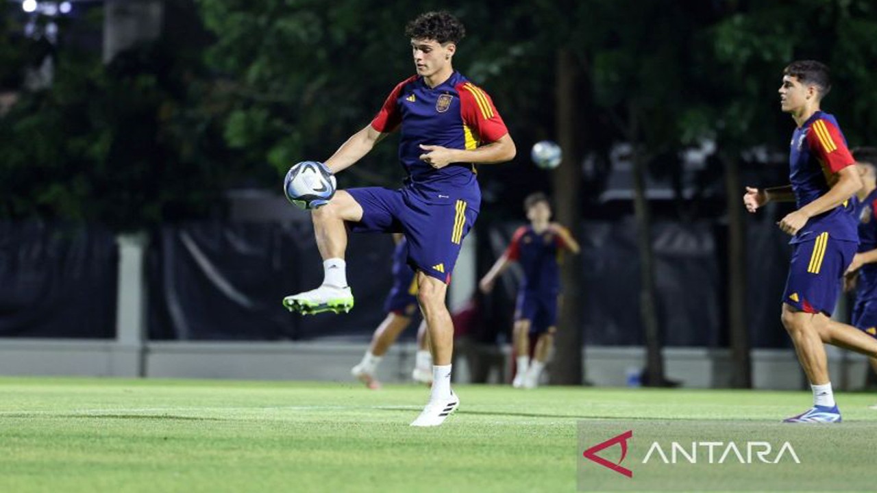 Timnas Spanyol U-17 saat menjalani latihan di Lapangan Banyuanyar, Solo, Kamis (9/11/2023). (ANTARA/Ho/PSSI)