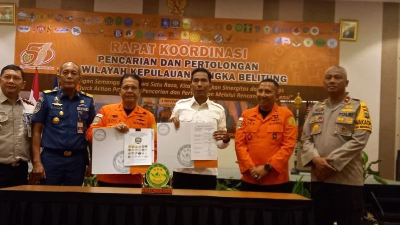 Penandatangan kesepakatan bersama dalam menyusun dan merancang rencana kontigensi dalam meningkatkan keselamatan pelayaran di Provinsi Kepulauan Babel di Pangkalpinang, Rabu (1/11/2023) (ANTARA/ HO-Aprionis)