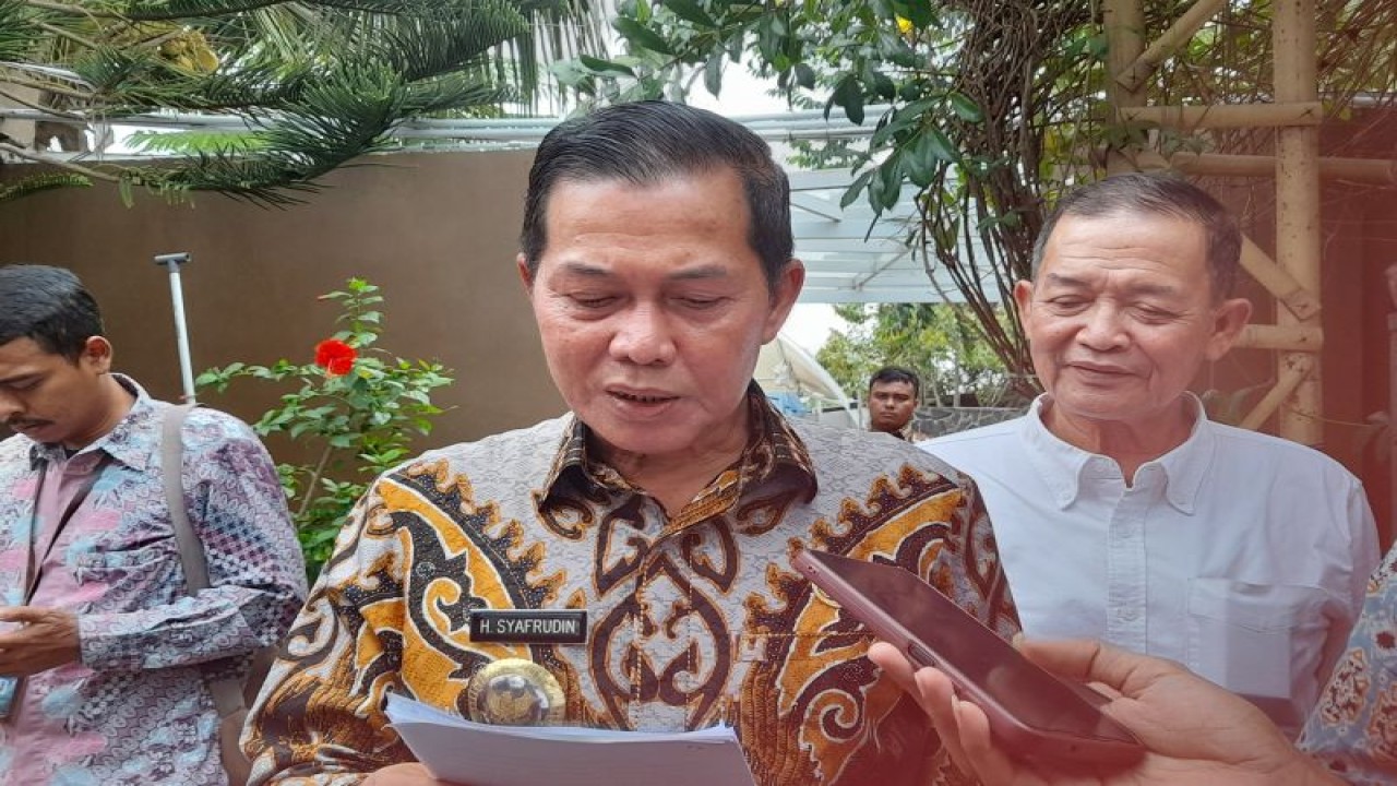 Wali Kota Serang, Syafrudin di Pokel Garden Kota Serang, Banten, Kamis (9/11/2023) (ANTARA/Desi Purnama Sari)