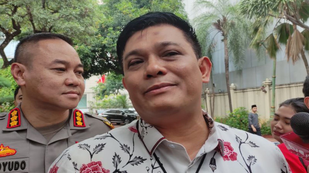 Dirreskrimsus Polda Metro Jaya Kombes Pol Ade Safri Simanjuntak saat ditemui di Polda Metro Jaya, Selasa (28/11/2023). ANTARA/Ilham Kausar
