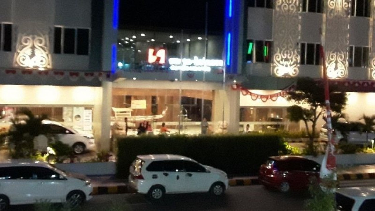 Aktivitas kota Biak masih terlihat normal menjelang perayaan Natal (ANTARA/Muhsidin)