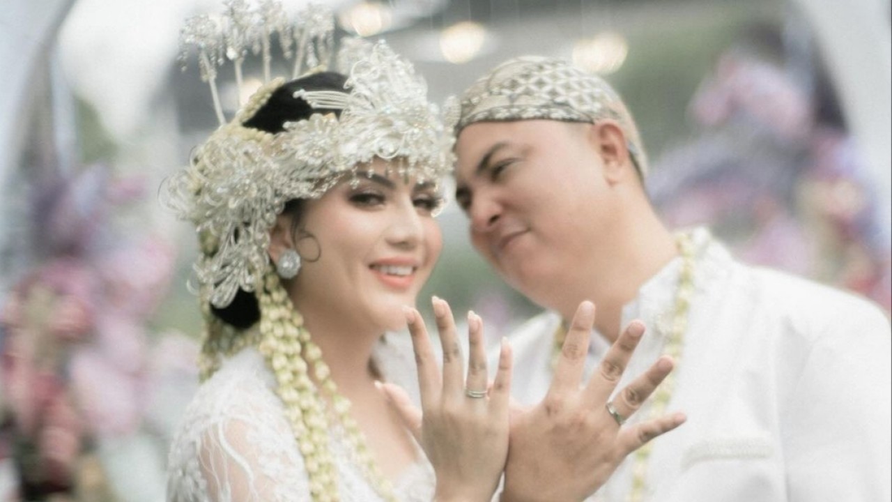 Anggita Sari dan Rindra Pramadyo/Instagram