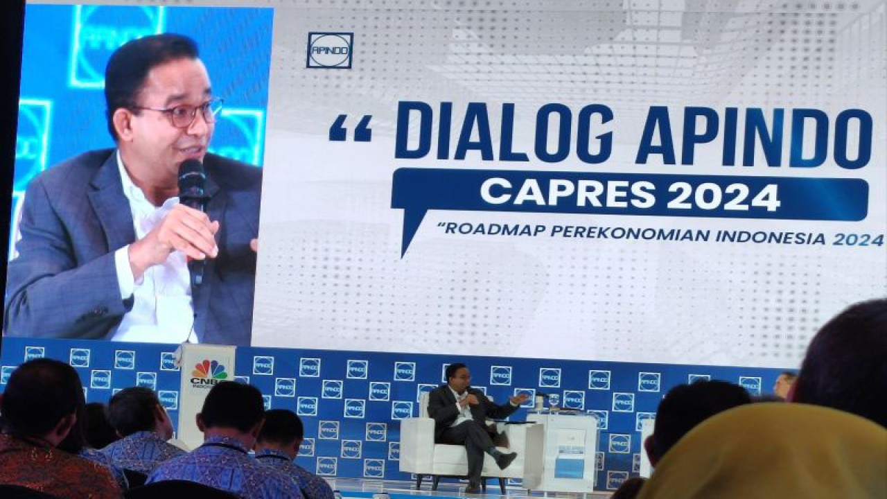 Calon presiden nomor urut 1 Anies Baswedan dalam acara Dialog Apindo Capres 2024 di Jakarta, Senin (11/12/2023). (ANTARA/Ade Irma Junida)