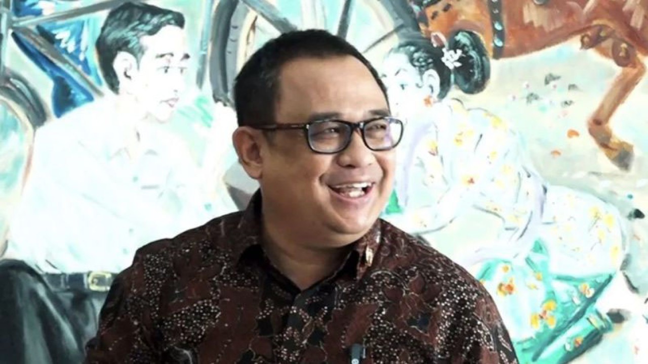 Koordinator Staf Khusus Presiden Ari Dwipayana memberikan keterangan di Jakarta. (ANTARA/Andi Firdaus)