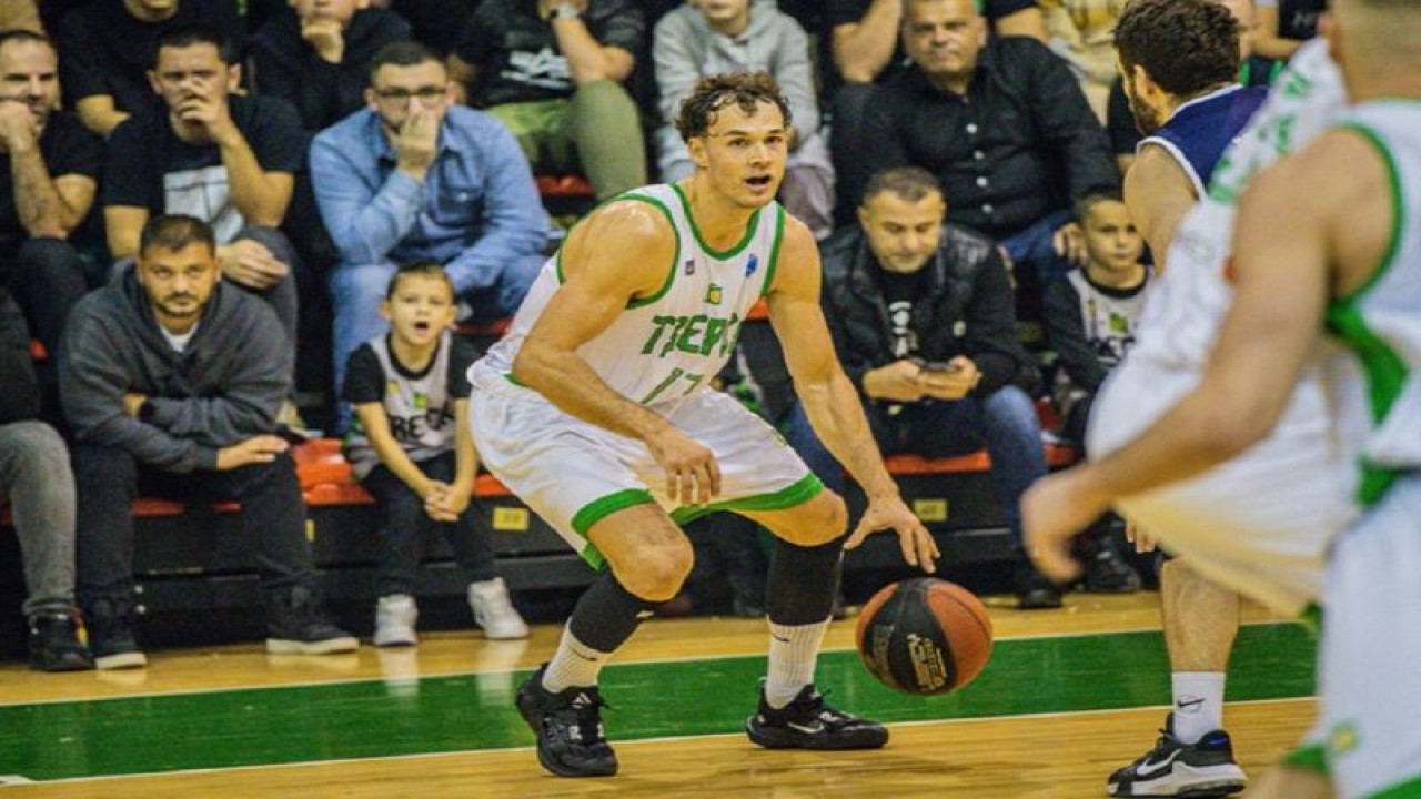 Devon van Oostrum, pemain asal Inggris yang memiliki darah Indonesia direkrut oleh RANS Simba Bogor. ANTARA/HO-IBL