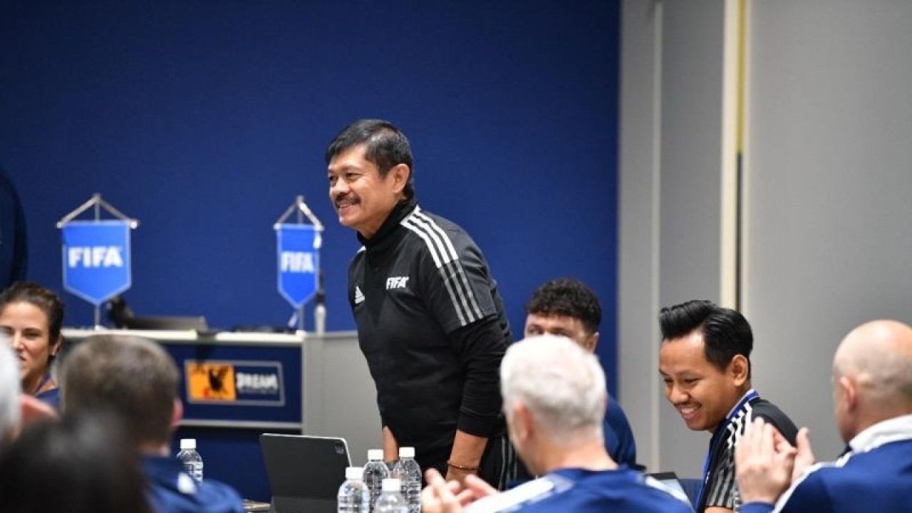 Direktur Teknik (Dirtek) Persatuan Sepak Bola Seluruh Indonesia (PSSI) Indra Sjafri saat menjalani pelatihan FIFA Technical Leadership Diploma di Chiba, Jepang, Sabtu (09/12/2023). (ANTARA/HO-PSSI)