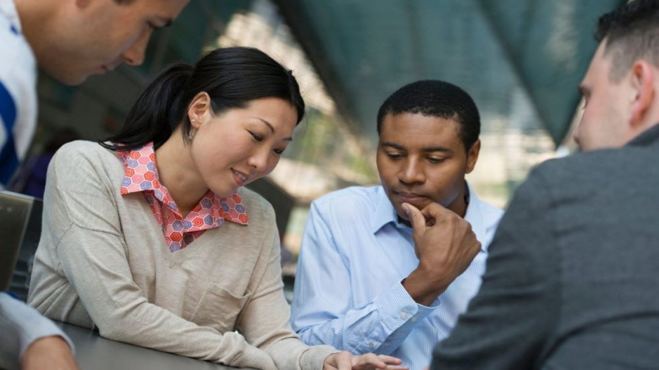 Ilustrasi.  Sebuah studi terbaru menunjukkan sembilan dari 10 orang Amerika keturunan Asia secara pribadi pernah mengalami diskriminasi. (RWJF)