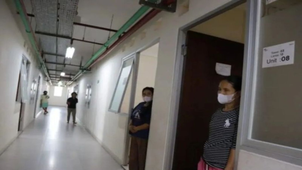 Sejumlah warga penghuni Rumah Susun Sederhana Sewa (Rusunawa) Nagrak di Cilincing, Jakarta Utara, Kamis (26/10/2023). ANTARA/HO-Kominfotik Jakarta Utara