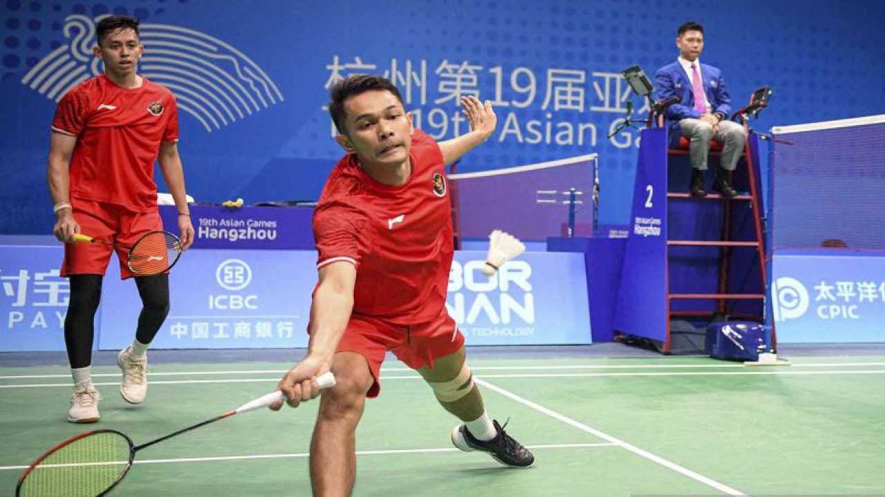 Pebulu tangkis ganda putra Indonesia Muhammad Rian Ardianto (kanan) dan Fajar Alfian (kiri) . ANTARA FOTO/M Risyal Hidayat/nym.