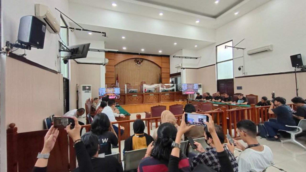 Suasana sidang putusan praperadilan Firli Bahuri di Ruang Sidang Pengadilan Negeri Jakarta Selatan, Jakarta, Selasa (19/12/2023). ANTARA/Bayu Pratama Syahputra.