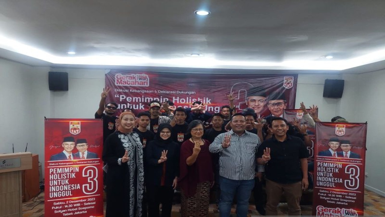 Relawan Gerak Matahari yang mendeklarasikan secara nasional mendukung Ganjar-Mahfud di Jakarta, Sabtu (2/12/2023). (ANTARA/Muhammad Ramdan)