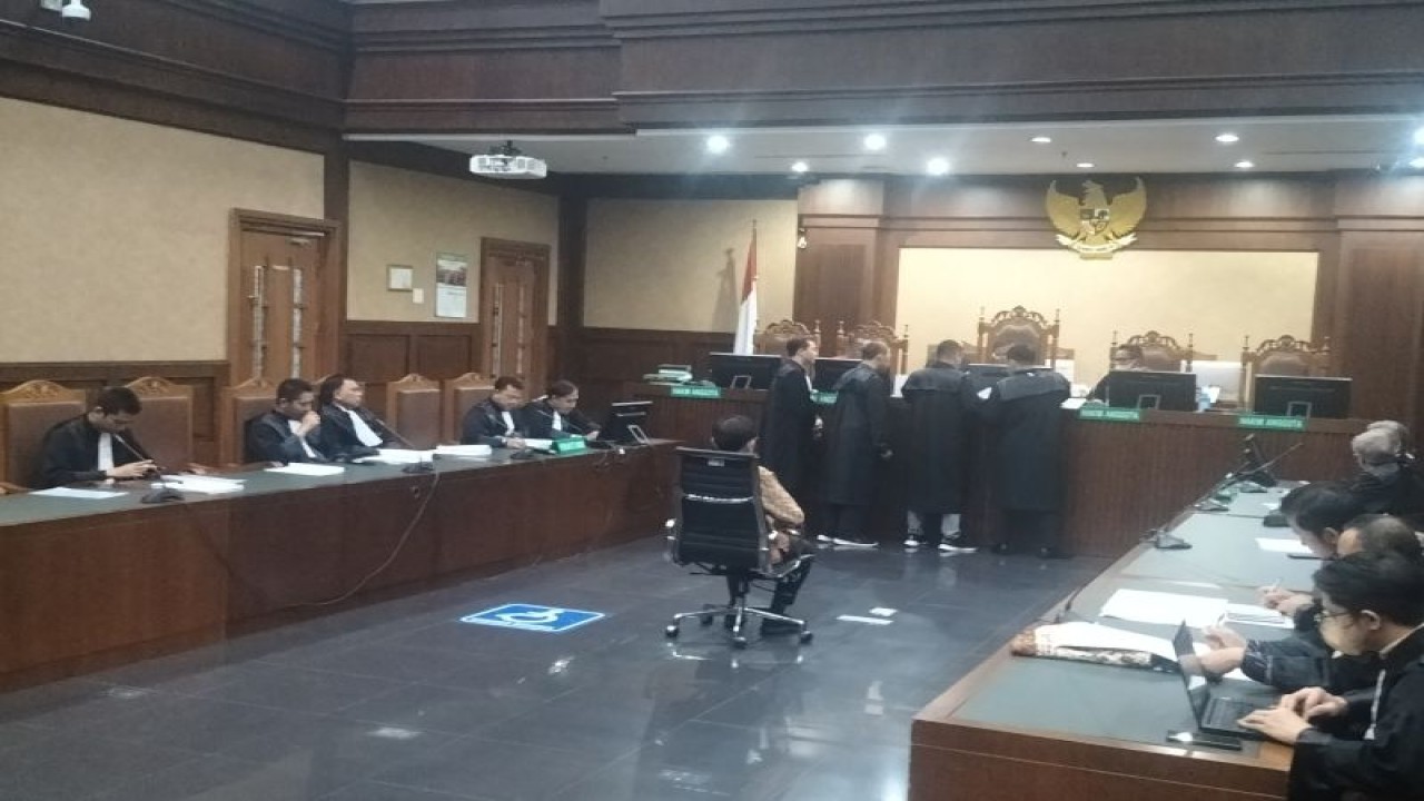 Terdakwa kasus suap Hasbi Hasan di Pengadilan Negeri (PN) Jakarta Pusat, Selasa (5/11/2023). ANTARA/Walda