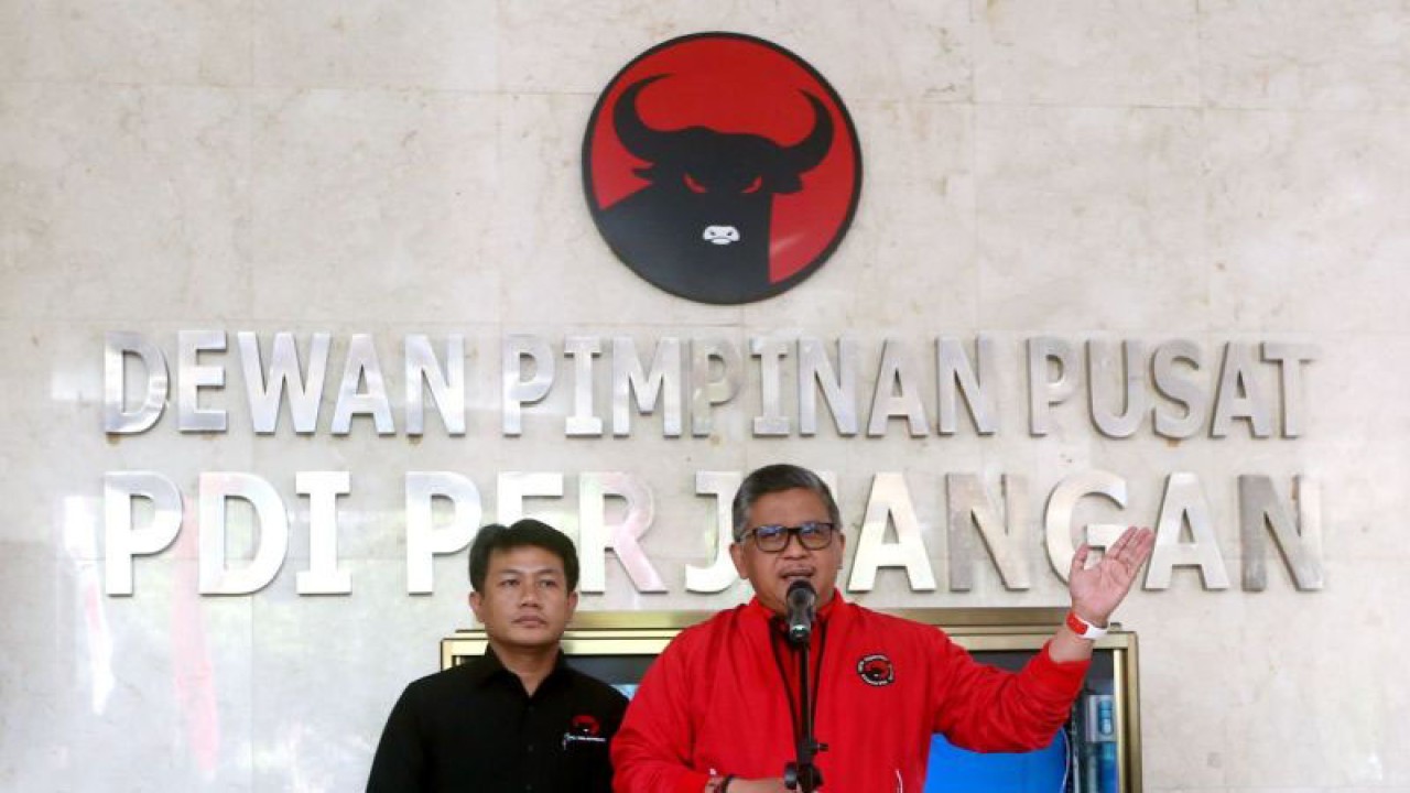 Sekjen PDI Perjuangan Hasto Kristiyanto saat memberikan keterangan di Jakarta, Jumat (15/12/2023). ANTARA/HO-PDIP