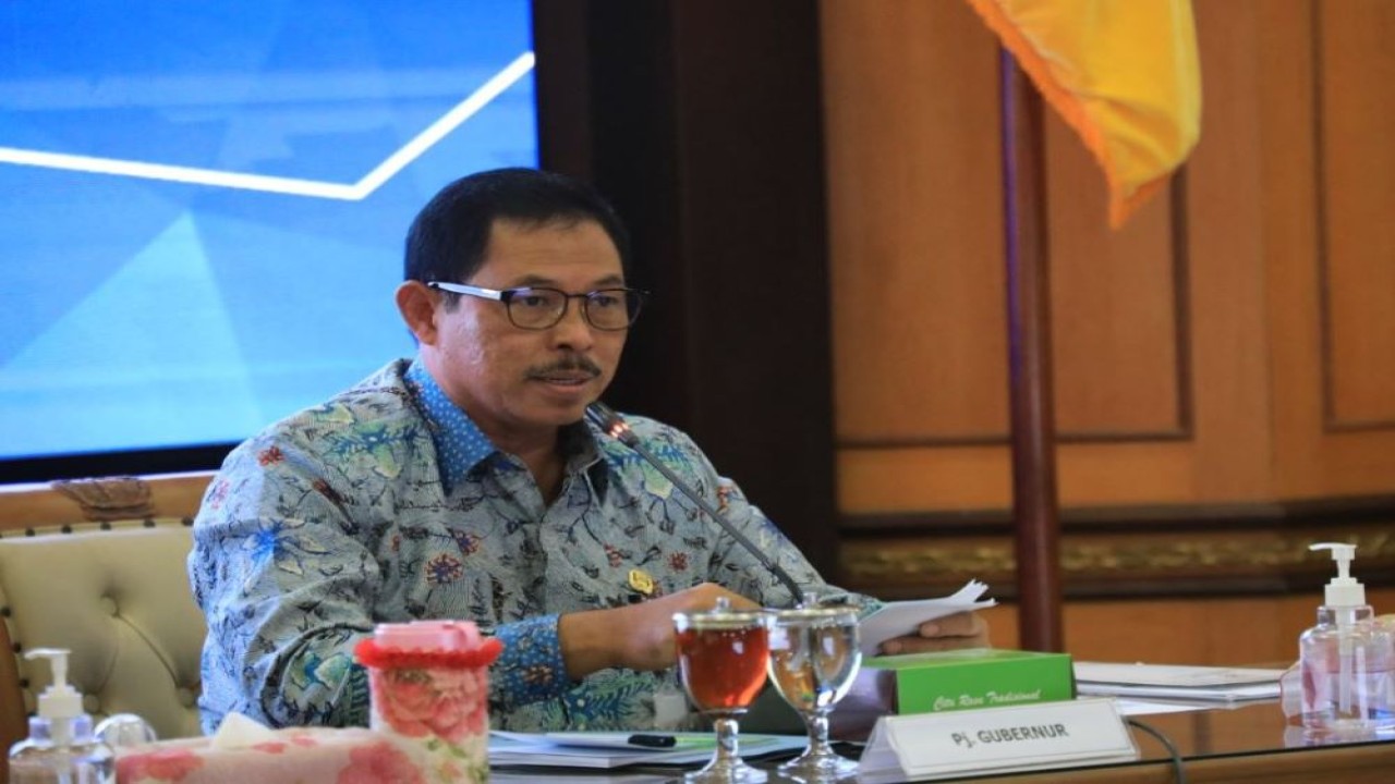 Penjabat (Pj) Gubernur Jawa Tengah (Jateng), Nana Sudjana mendorong untuk realisasi pembangunan embarkasi baru di wilayahnya. (Istimewa/Humas Jateng)