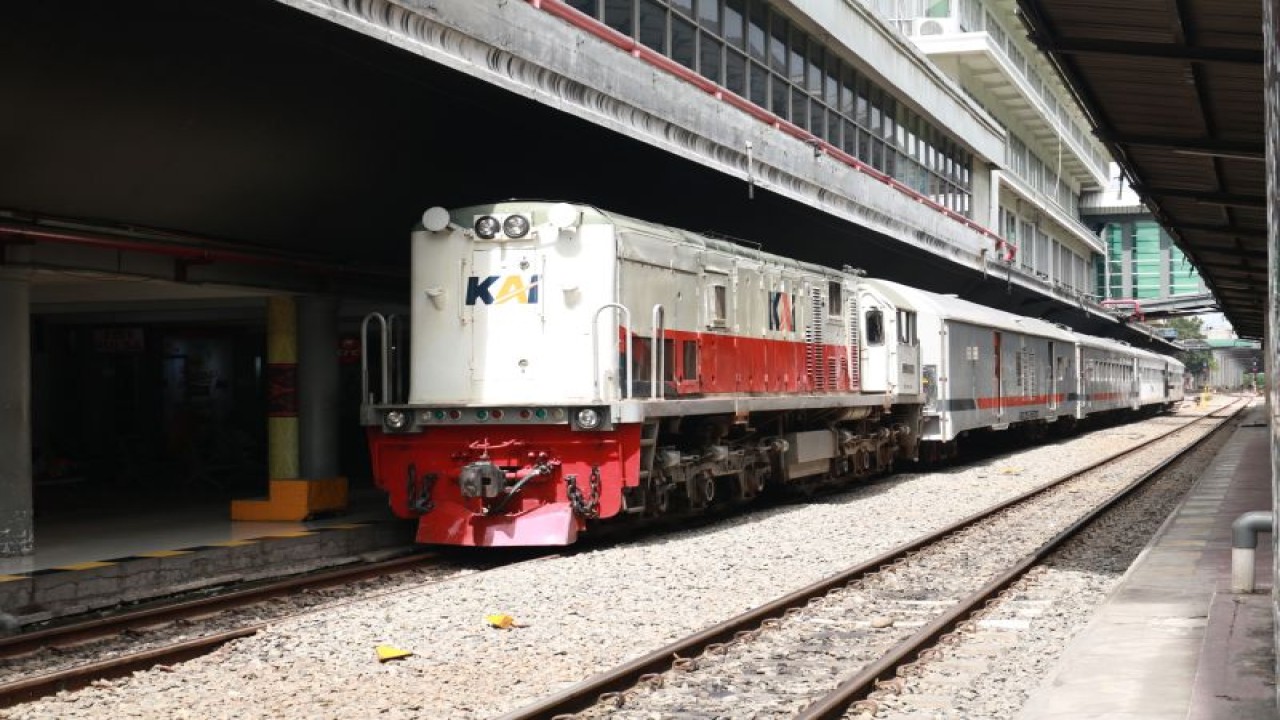 PT Kereta Api Indonesia (KAI) Divre I Sumatera Utara akan mengoperasikan 1 kereta api tambahan "Sribilah Utama" dengan rute Medan - Rantau Prapat (PP) (ANTARA/HO)