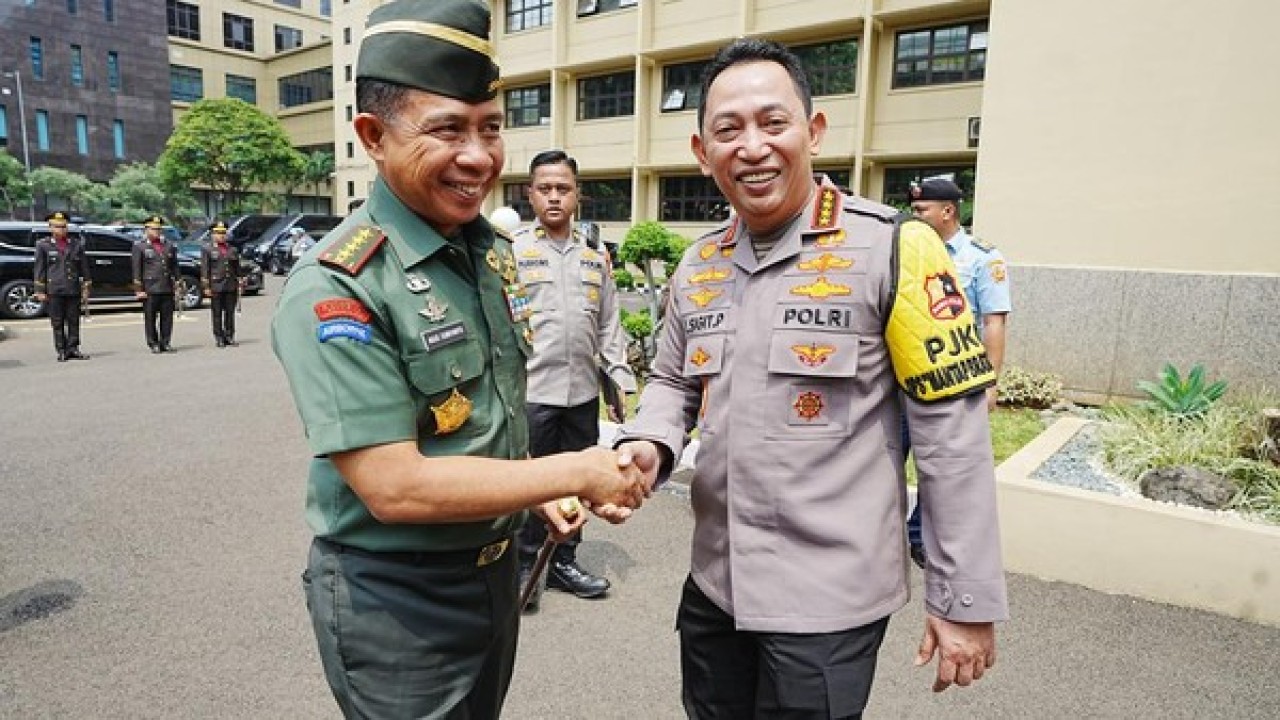 Panglima TNI Jenderal Agus Subiyanto dan Kapolri Jenderal Listyo Sigit Prabowo.