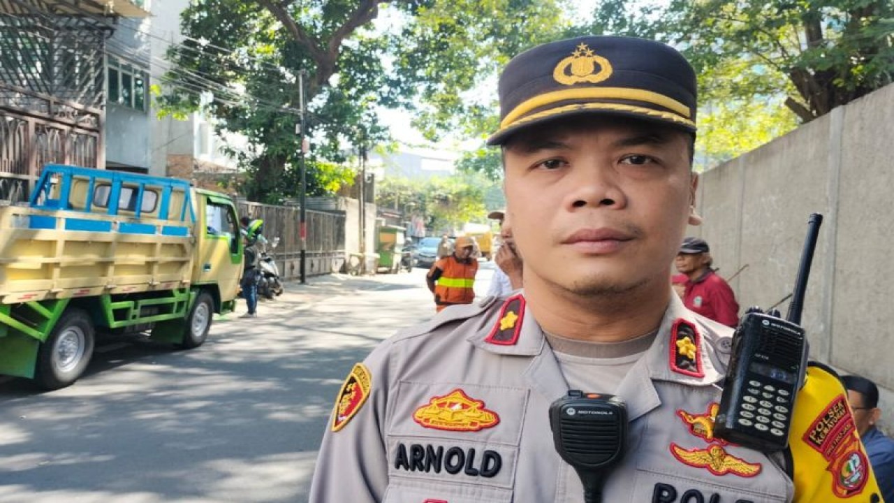 Kapolsek Kemayoran, Komisaris Polisi (Kompol) Arnold Simanjuntak di Jakarta, Rabu (20/12/2023). ANTARA/Siti Nurhaliza