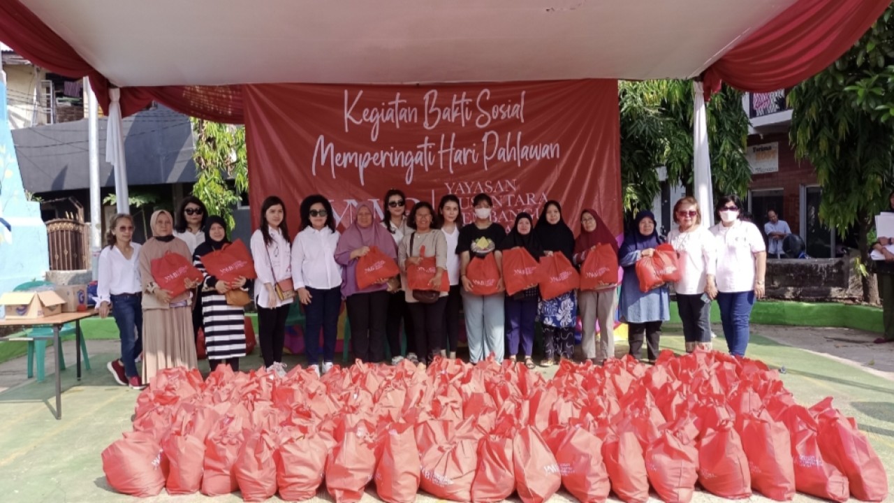 Kegiatan bakti sosial yang digelar oleh Yayasan Nusantara Membangun Bangsa berkolaborasi dengan Sondang Tampubolon