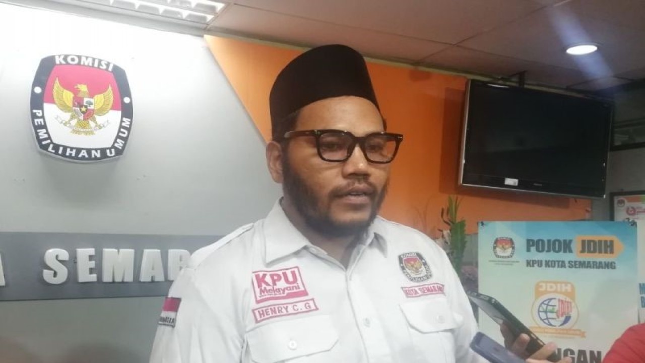 Ketua Komisi Pemilihan Umum (KPU) Kota Semarang Henry Casandra Gultom. (ANTARA/Zuhdiar Laeis)