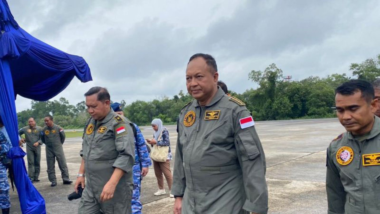 Kepala Staf Angakatan Udara (KSAU) Marsekal TNI Fadjar Prasetyo usai diwawancarai awak media (ANTARA/Annisa Firdausi)