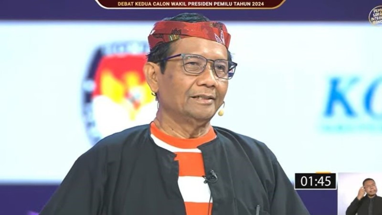 Tangkapan layar Calon Wakil Presiden nomor urut tiga Mahfud MD menanggapi pertanyaan pertama dalam Debat Cawapres 2024 yang diselenggarakan di Jakarta, Jumat (22/12/2023). (ANTARA/Hreeloita Dharma Shanti)