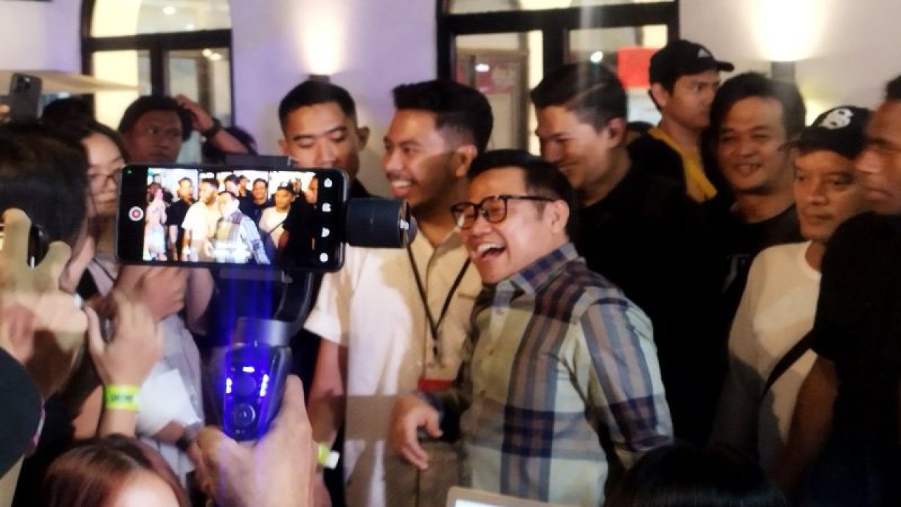 Muhaimin Iskandar (Gus Imin) dalam acara Slepet Imin di Kota Depok, Jawa Barat, Selasa (19/12) (ANTARA/Muzdaffar Fauzan)