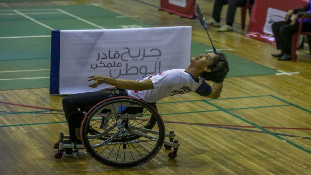 Atlet para-bulu tangkis Wiwin Andri menyumbangkan emas di ajang Wounded Homeland Games 2023 di Damaskus Suriah, lewat nomor kursi roda mengalahkan pemain Irak Nahrrar Ghalwah 21-4 dan 21-8. ANTARA/HO-NPC