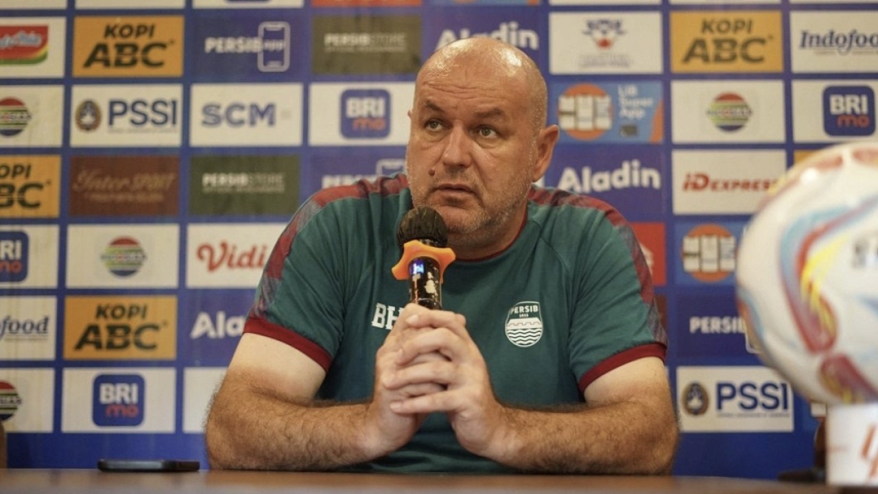 Pelatih Persib Bojan Hodak