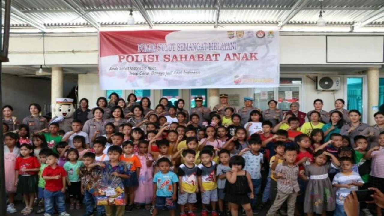 Polda Sulut gelar Polisi Sahabat Anak di GMIM Sentrum Biting. ANTARA/HO-Humas Polda Sulut (1)
